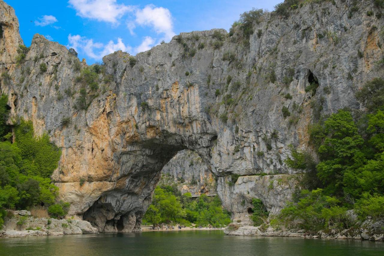 Les Yourtes De Provence Saint-Paulet-de-Caisson Bagian luar foto